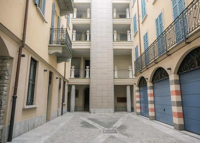 R Tulipano House