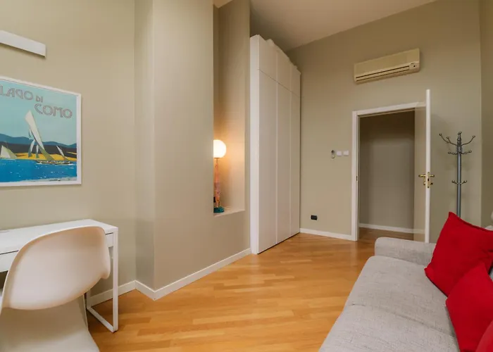 R Tulipano House Como